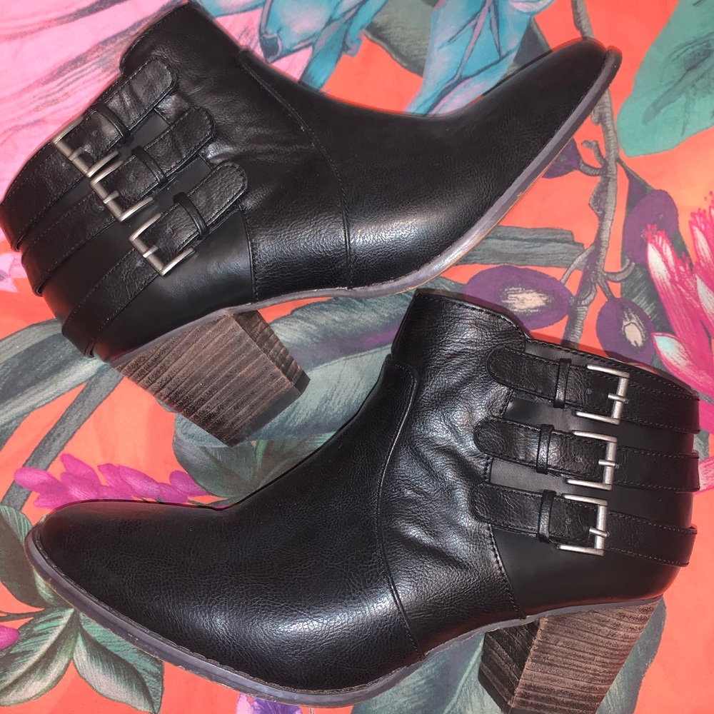 Canyon River Black Leather Boots